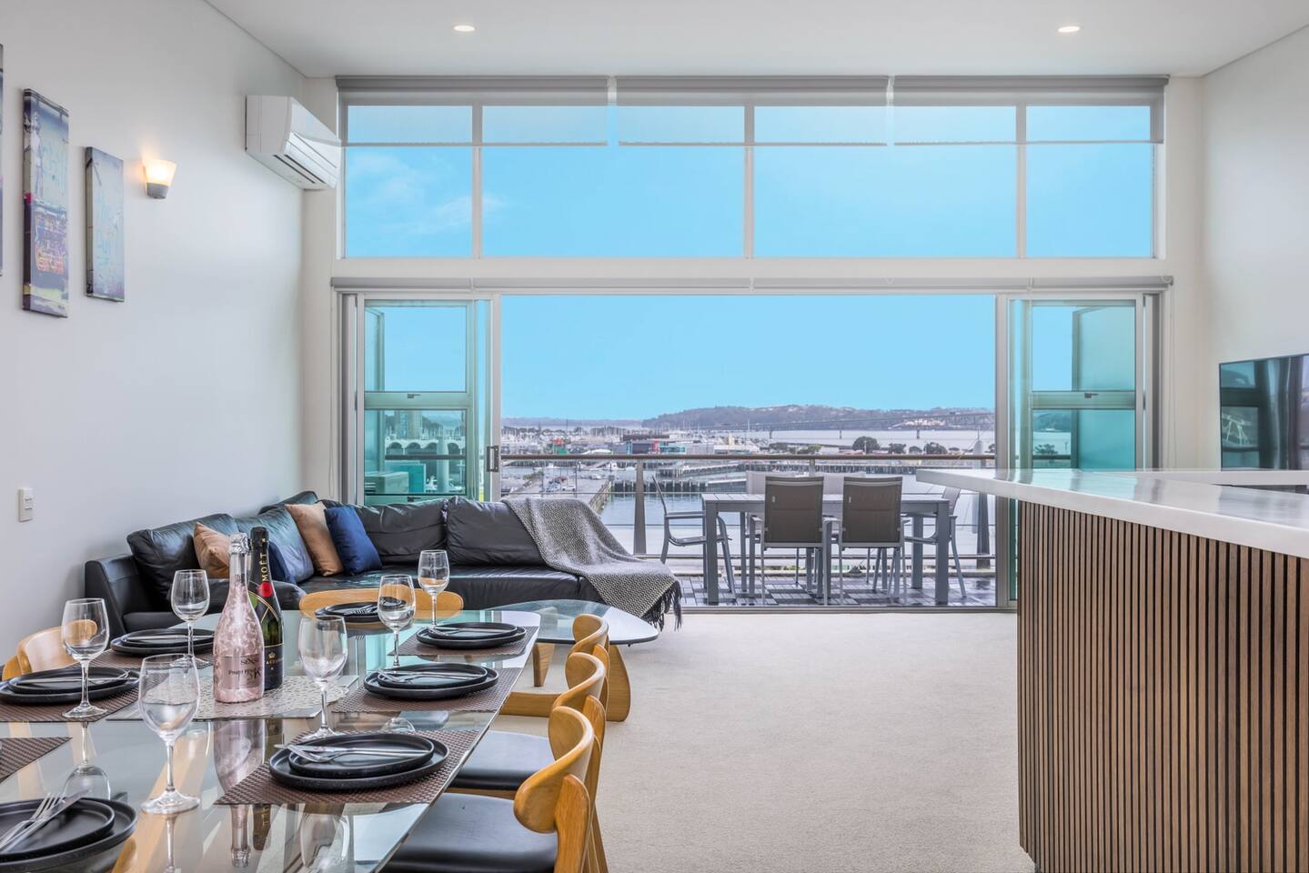 Superb 2-Bed Penthouse - Princes Wharf