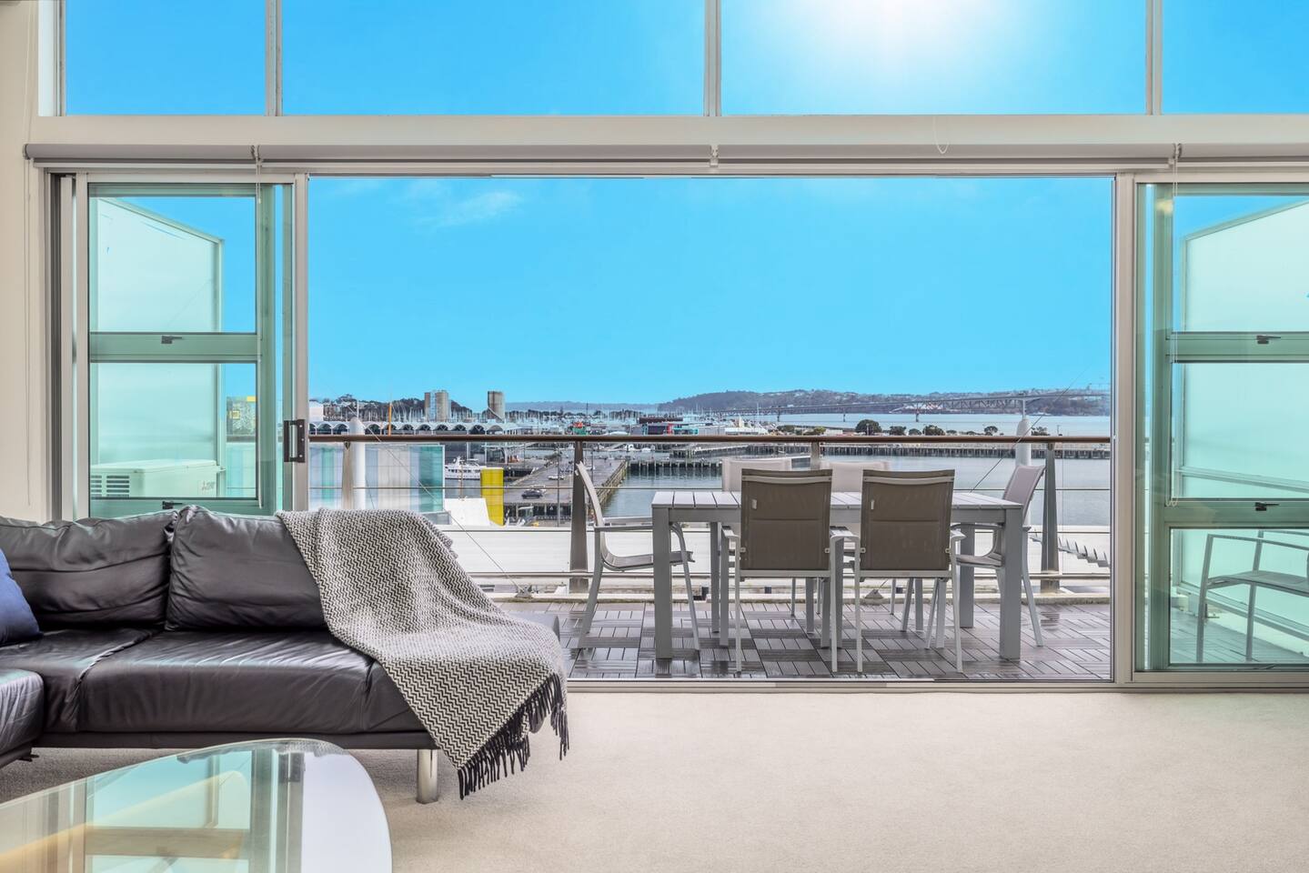 Superb Waterfront Penthouse - Princes Wharf