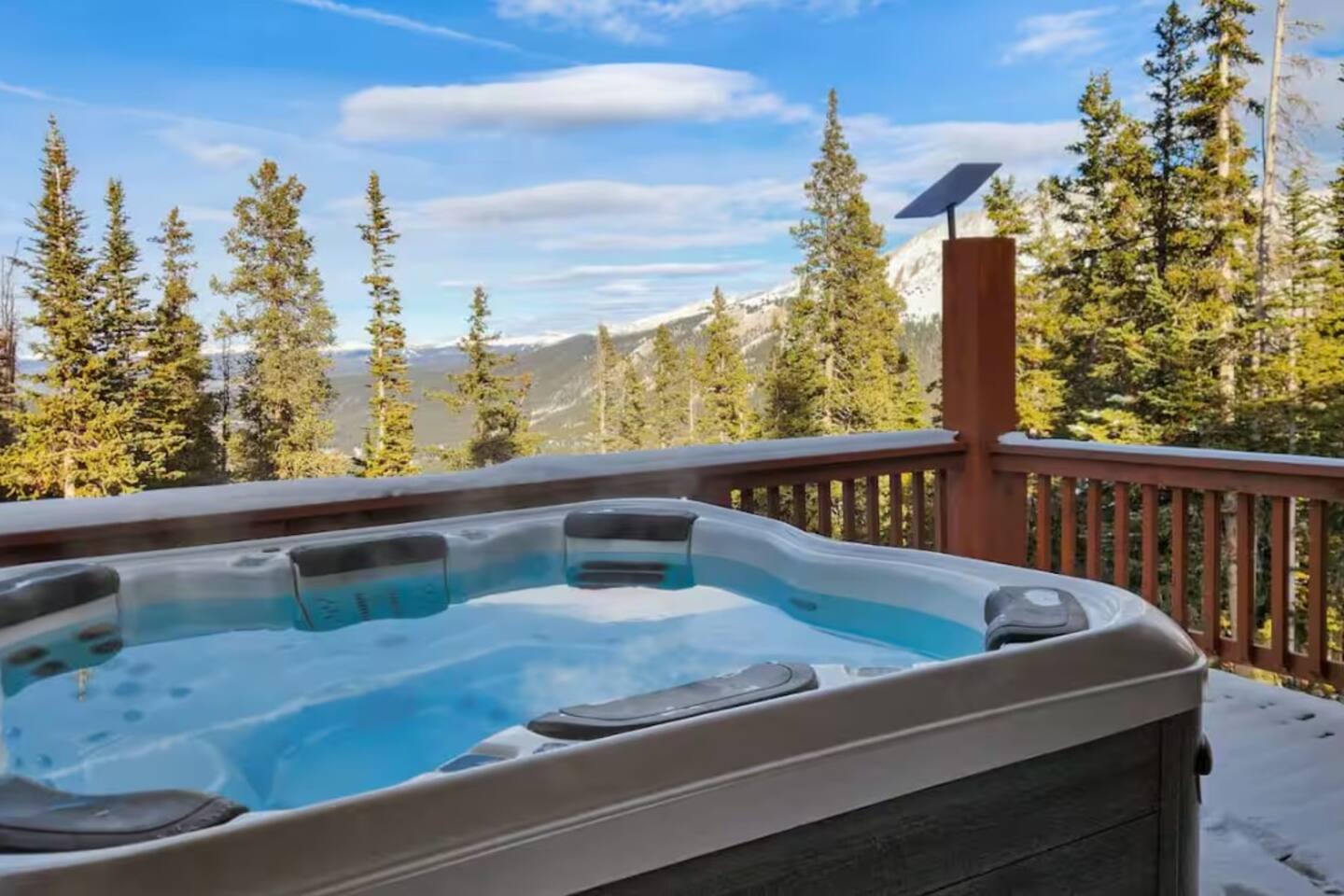 Mountain retreat 15 min to Breck — hot tub + sauna