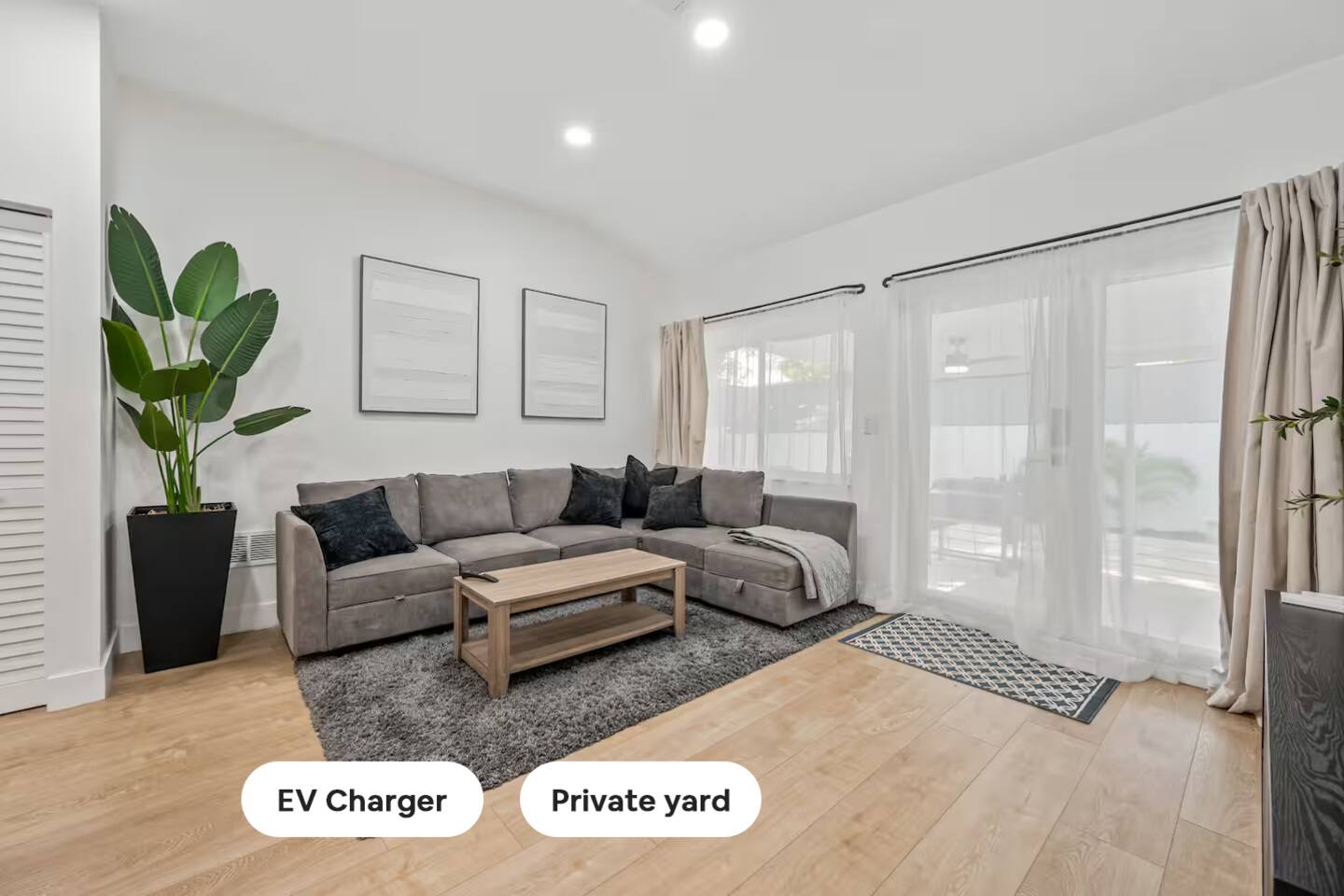 Stylish 2BR Patio & Private EV Charger