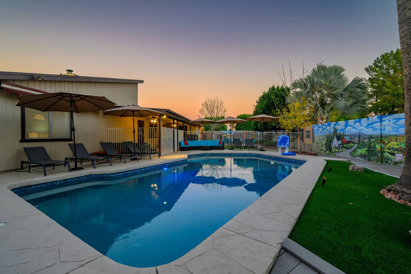 Free Heated Pool I Game Room I Cabin I BBQ I Lux