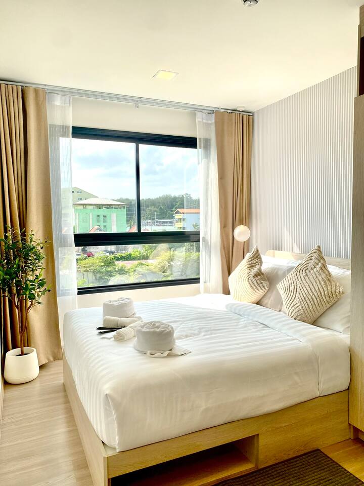 Modern Tropical stay l Pool & Sunset Balcony