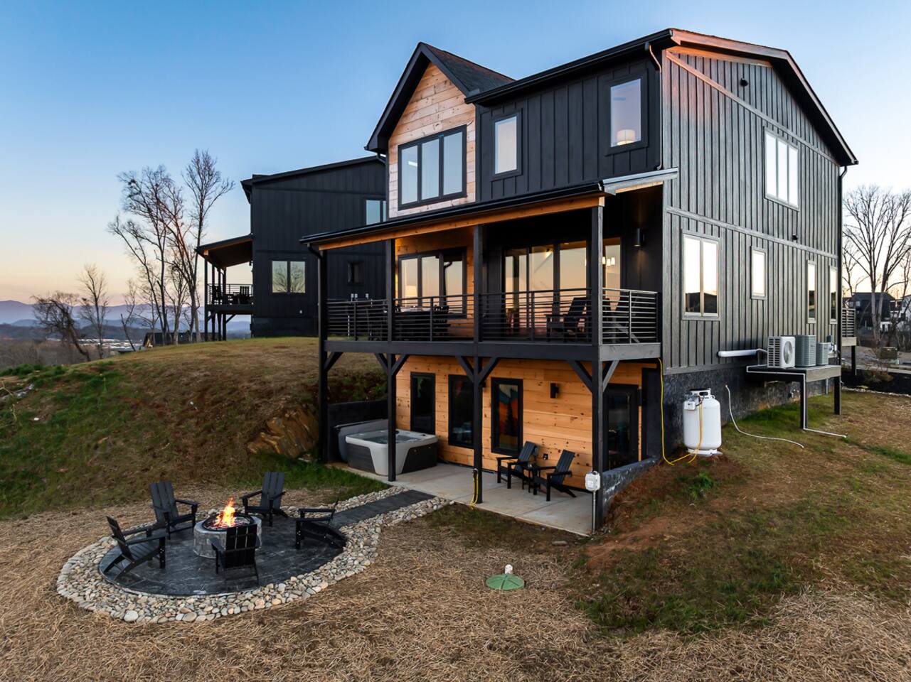 Luxe Mountain Lodge: Indoor Pool, Views, Fire Pit