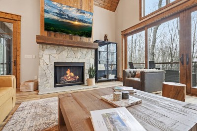 Cozy Modern Mountain Cabin w/ Hot Tub + Fire Pit! photo 9
