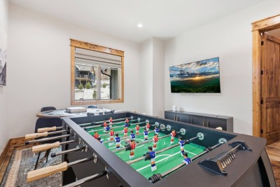 Cozy Modern Mountain Cabin w/ Hot Tub + Fire Pit! photo 5