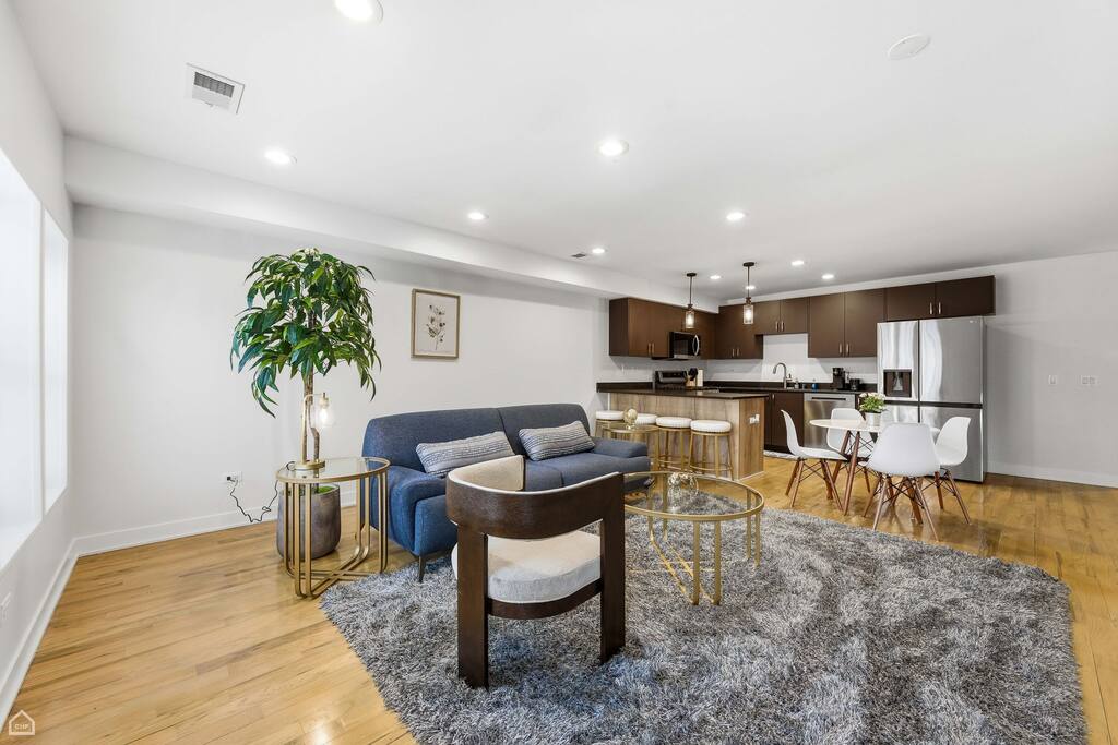 Filmmaker's Pad: Steps to Cinespace Studios - Loop