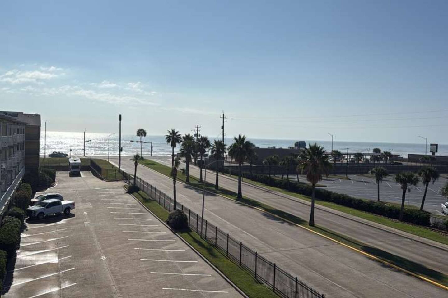 Ocean View Top Floor | 2 Pools| HotTub |GYM|Tennis