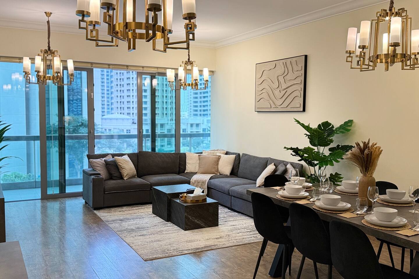 ASHRI HH | Elegant 2 BHK| Downtown Dubai | 8Blvd