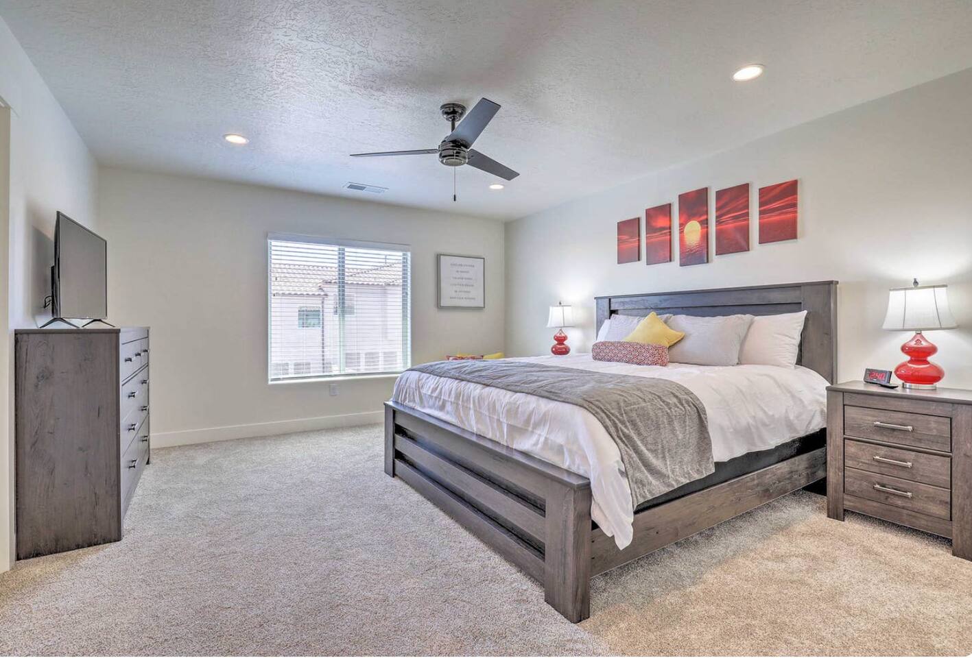 $Great Pricing$ Near Zion Private HotTub+Pool