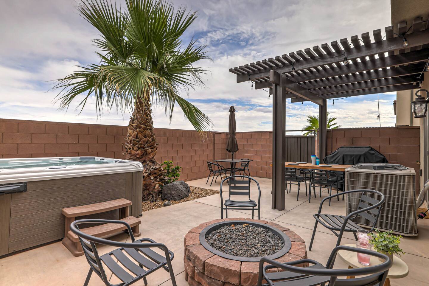 Private HotTub*Fire Pit*BBQ Dog Friendly BOOK NOW