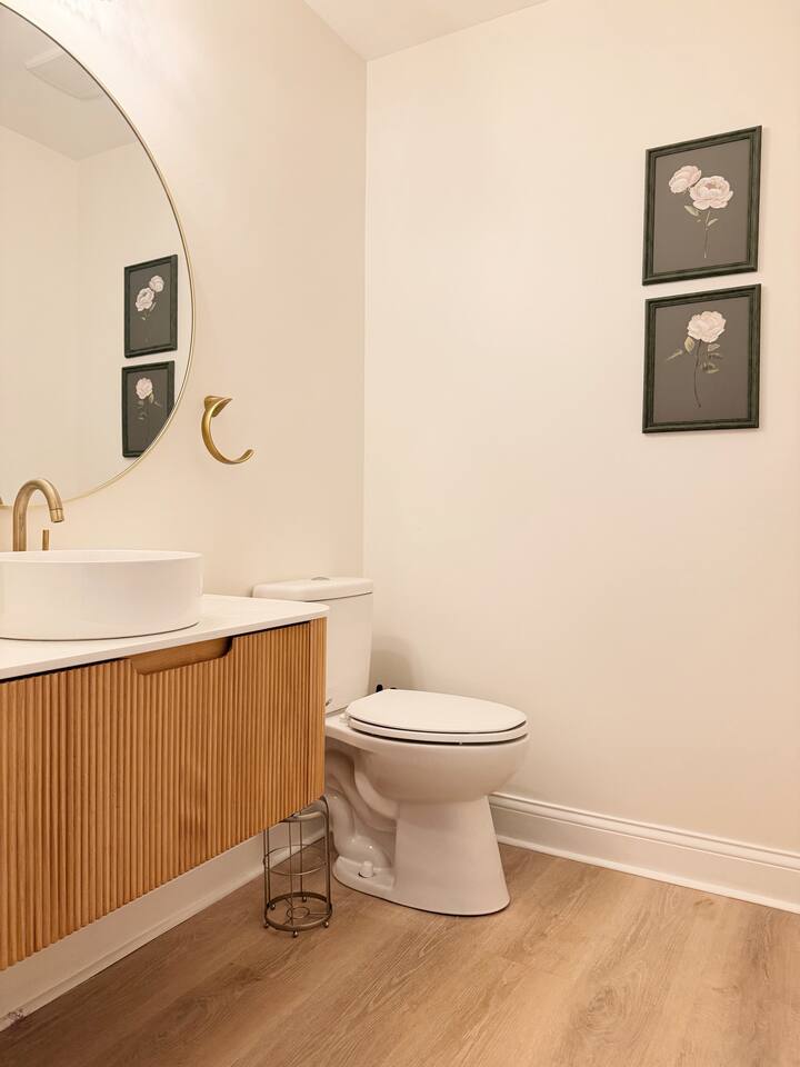 Shoreham Luxe | Vibrant 4BR\2.5BA with Waterfront