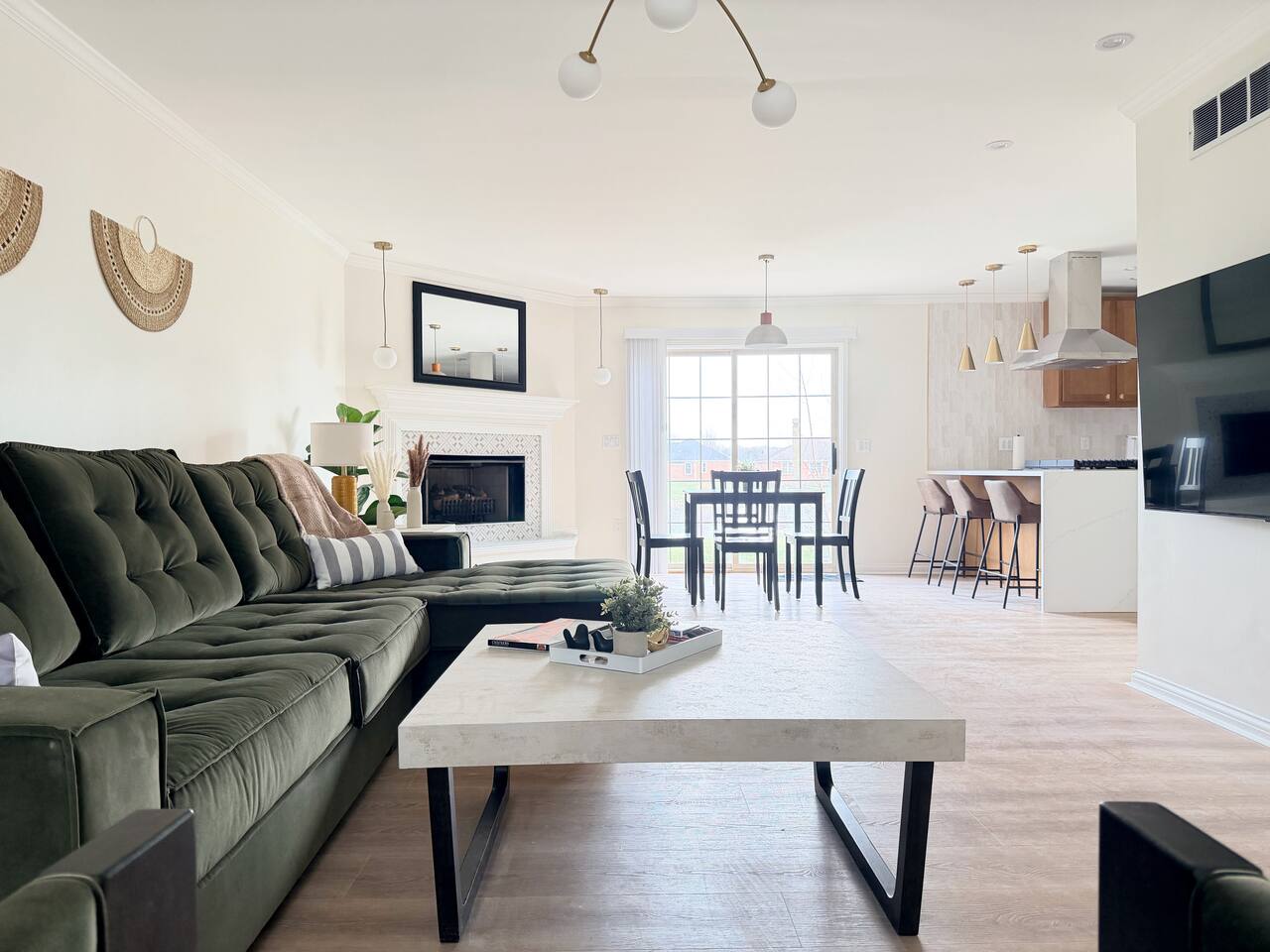 Shoreham Luxe | Vibrant 4BR\2.5BA with Waterfront