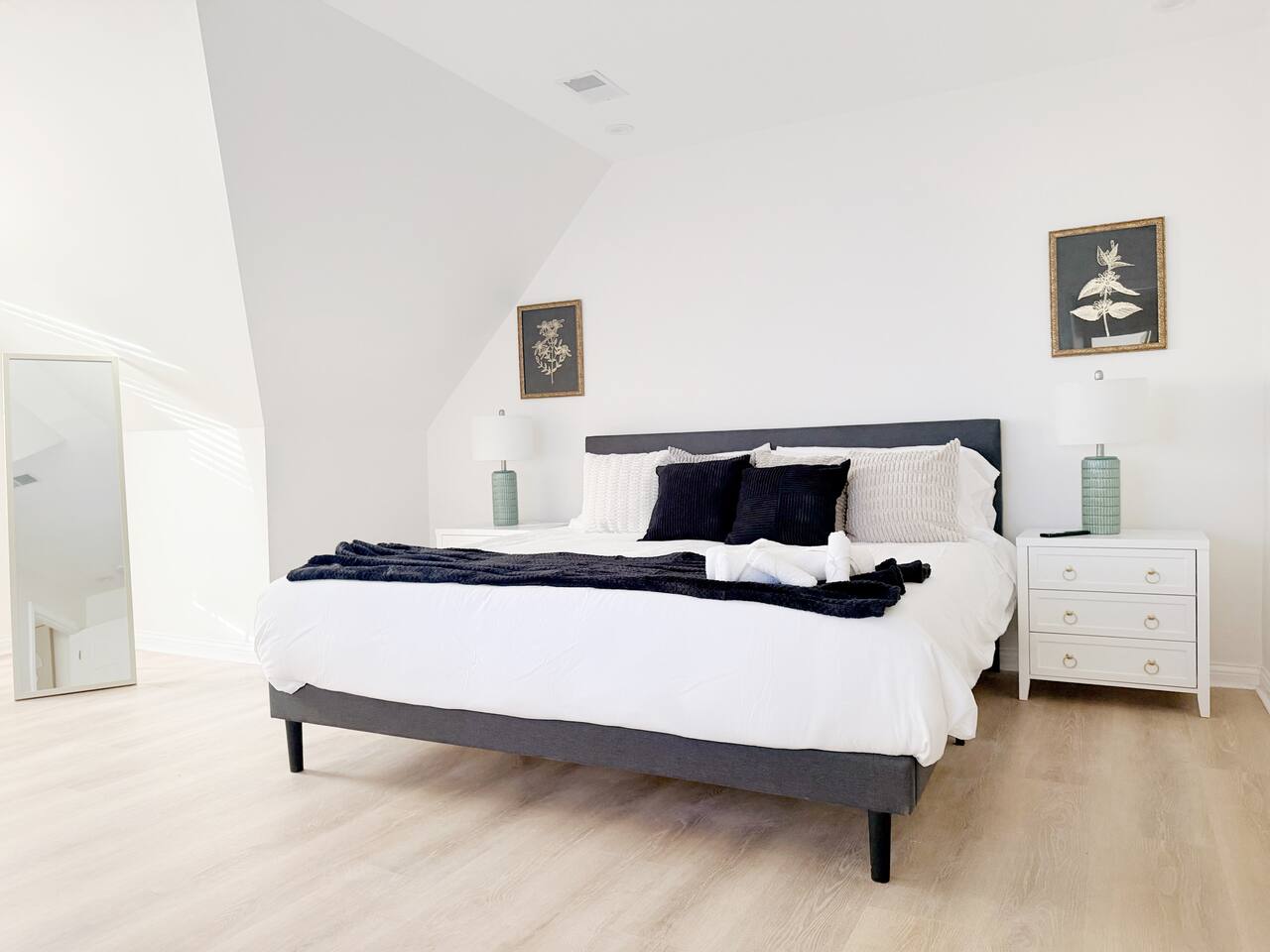 Shoreham Luxe | Vibrant 4BR\2.5BA with Waterfront