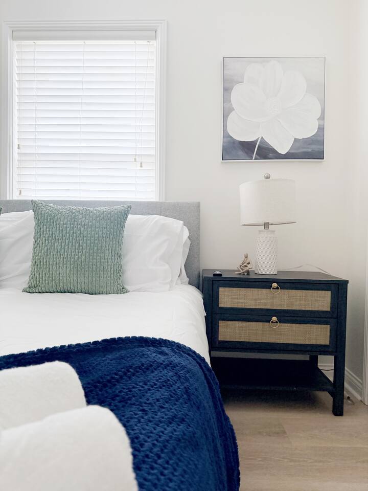 Shoreham Luxe | Vibrant 4BR\2.5BA with Waterfront