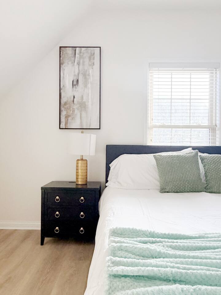 Shoreham Luxe | Vibrant 4BR\2.5BA with Waterfront