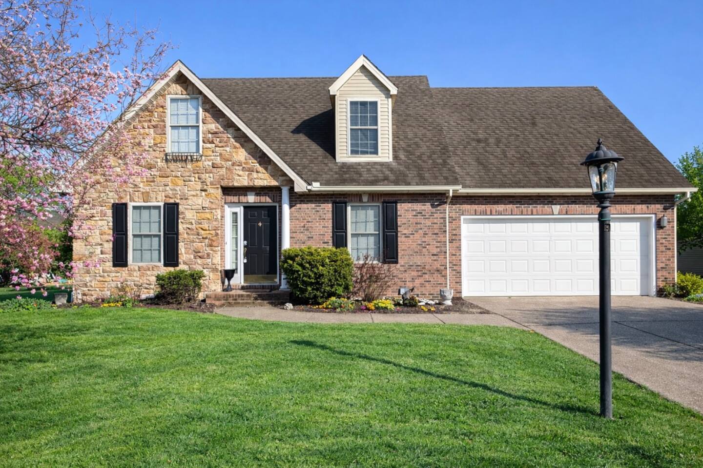 Shoreham Luxe | Vibrant 4BR\2.5BA with Waterfront