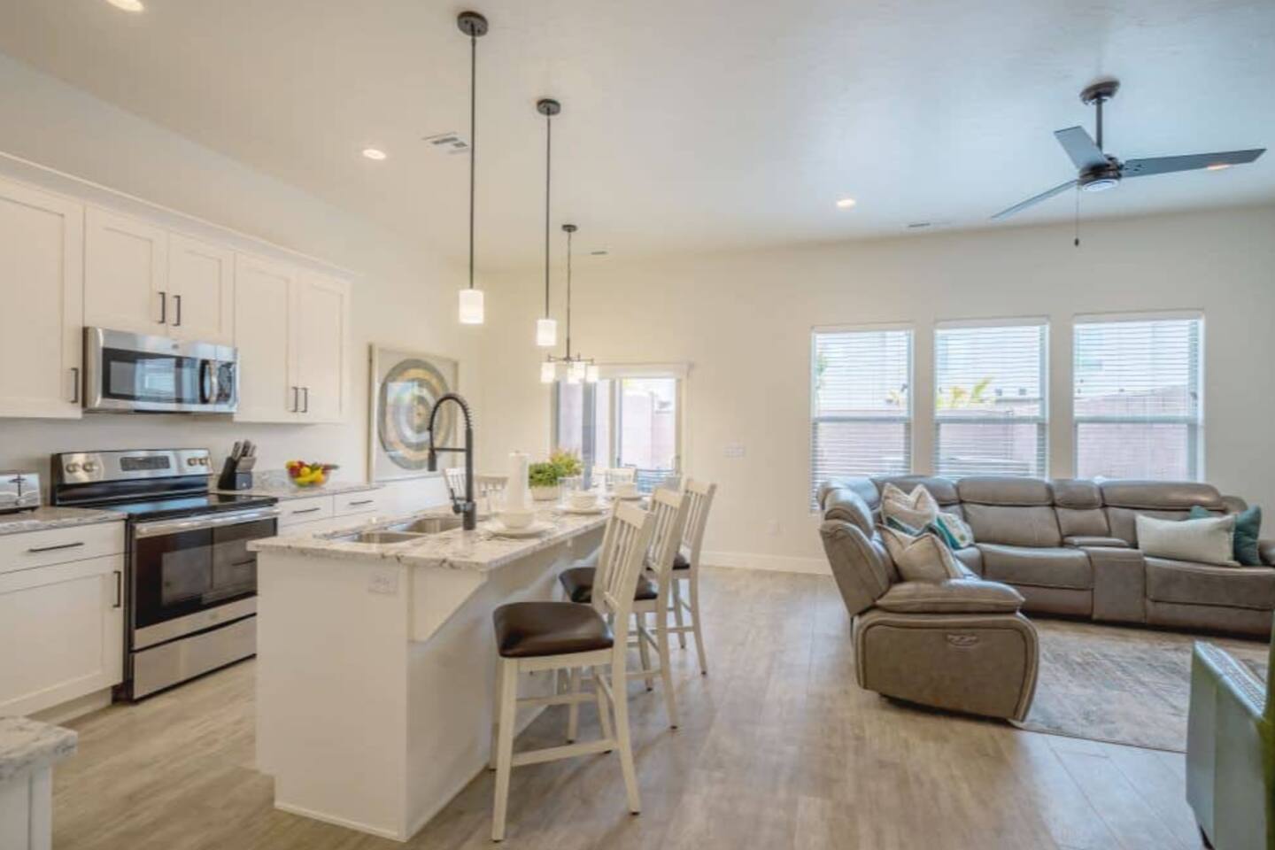 Family Fun *Pool & HotTub* Near Sand Hollow & Zion