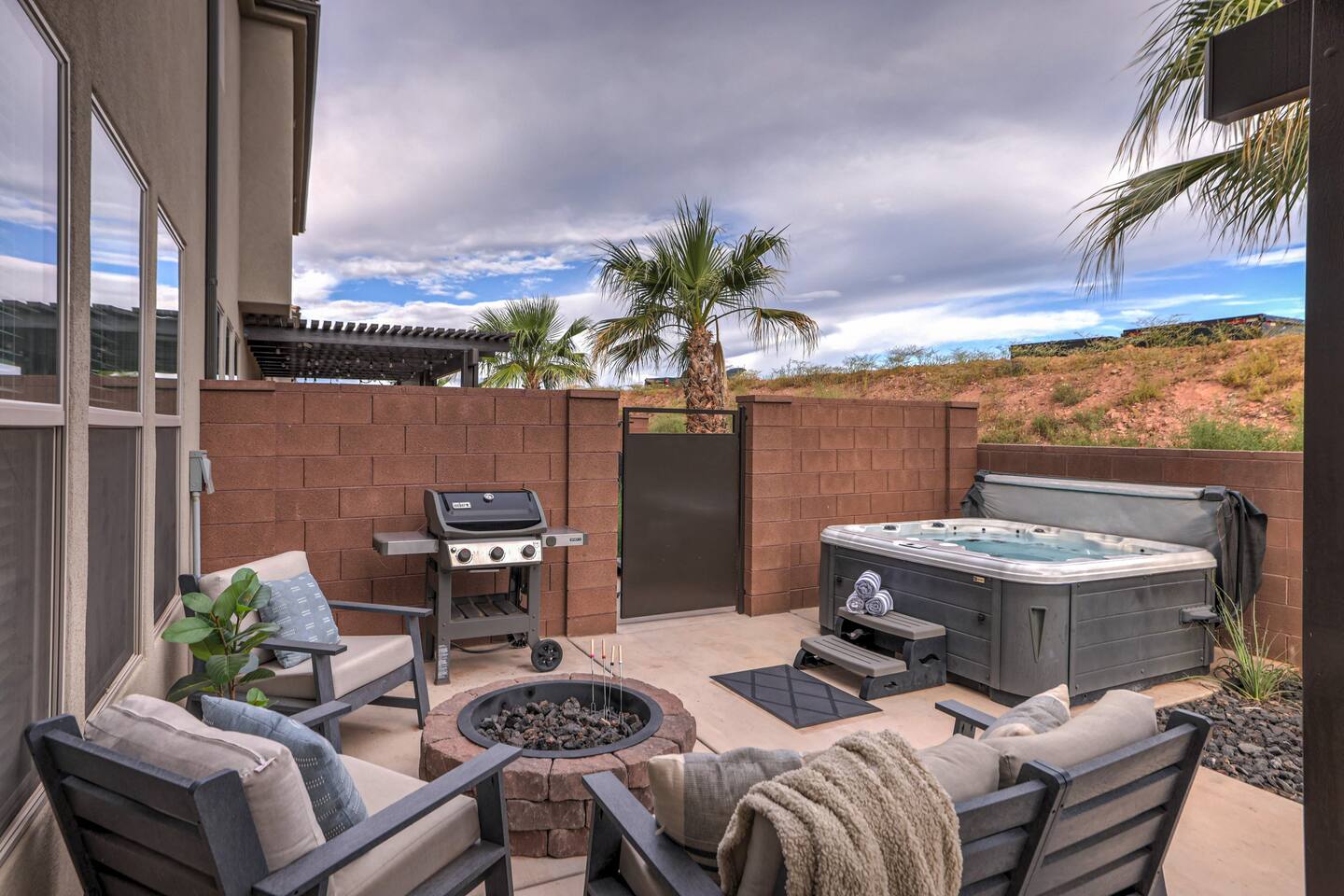 Private HotTub+FirePit+BBQ *Heated Pool -Near Zion