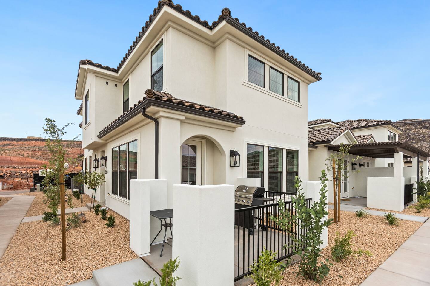 Heated Pool+PickleBall Spacious+Immaculate Save $