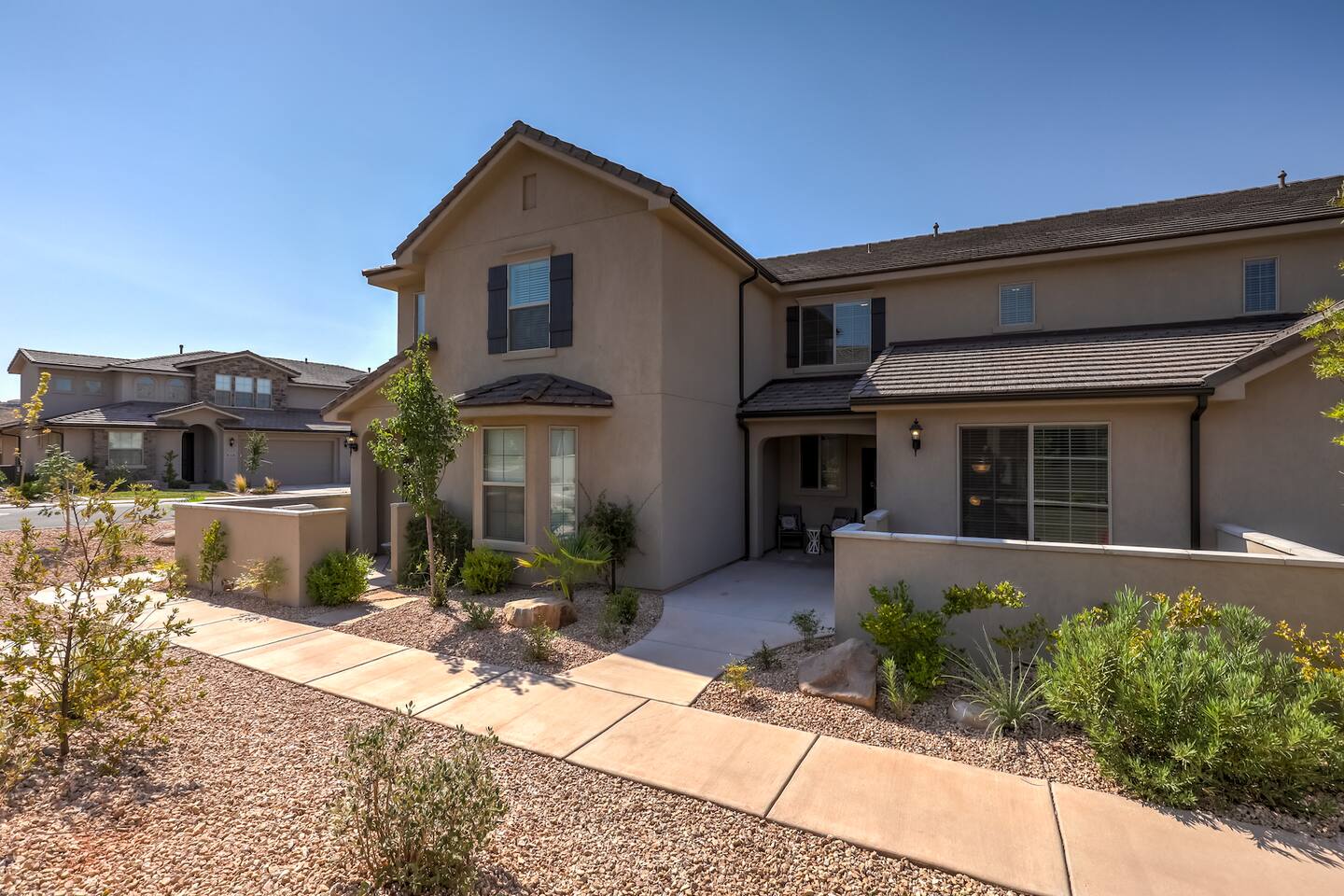 Long Stays Welcome! Pet Friendly+Heated Pool