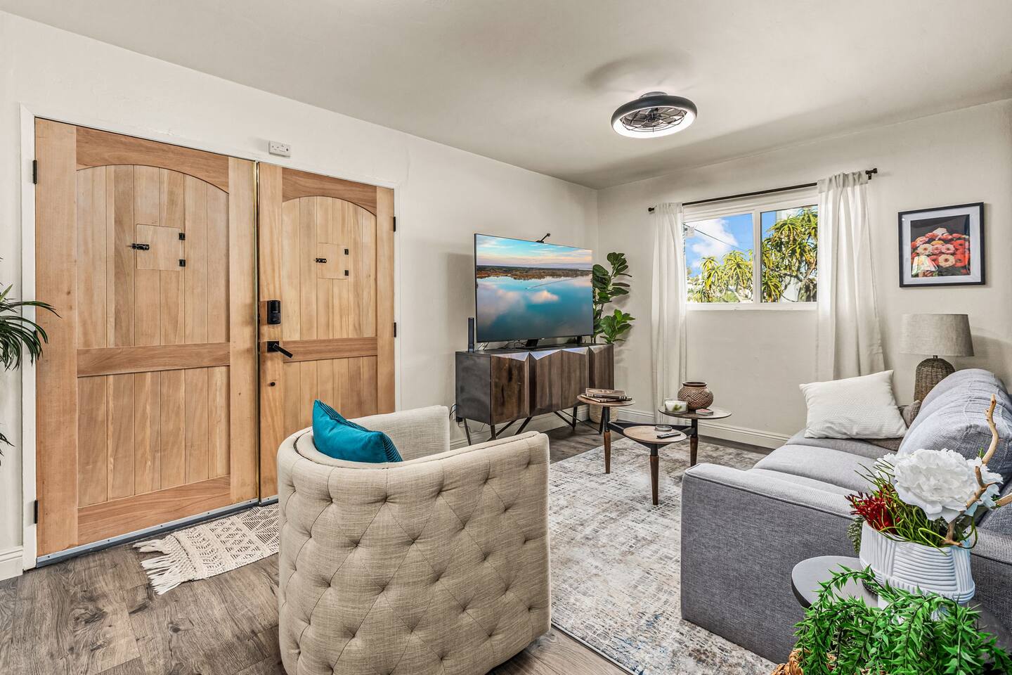 Outdoor Theater & Fire Pit • Vibrant SD Escape — photo 4