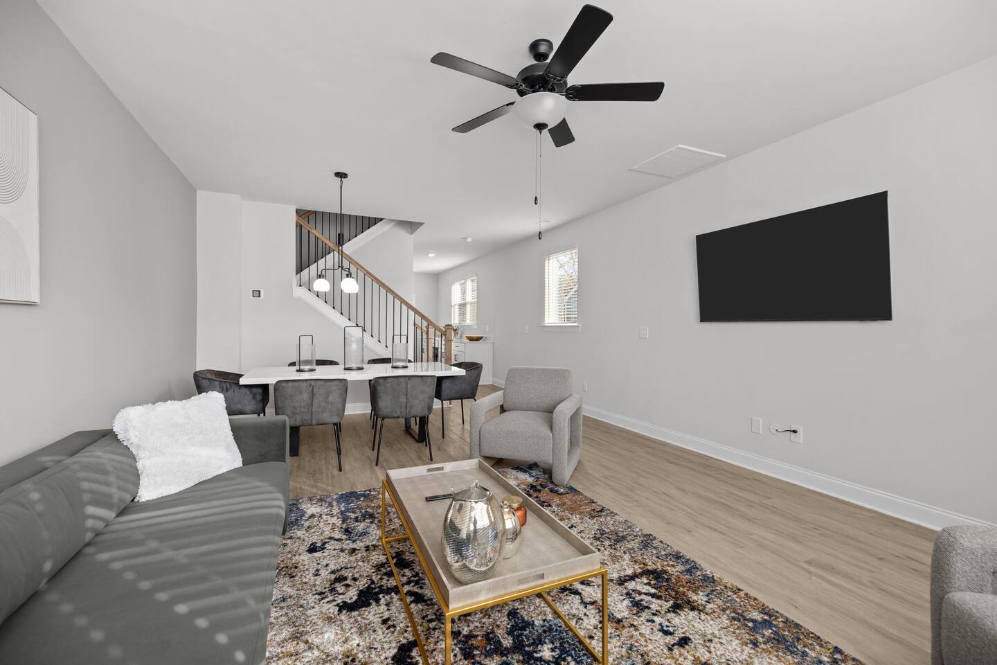 Luxury build - King Bed - Minutes to Uptown