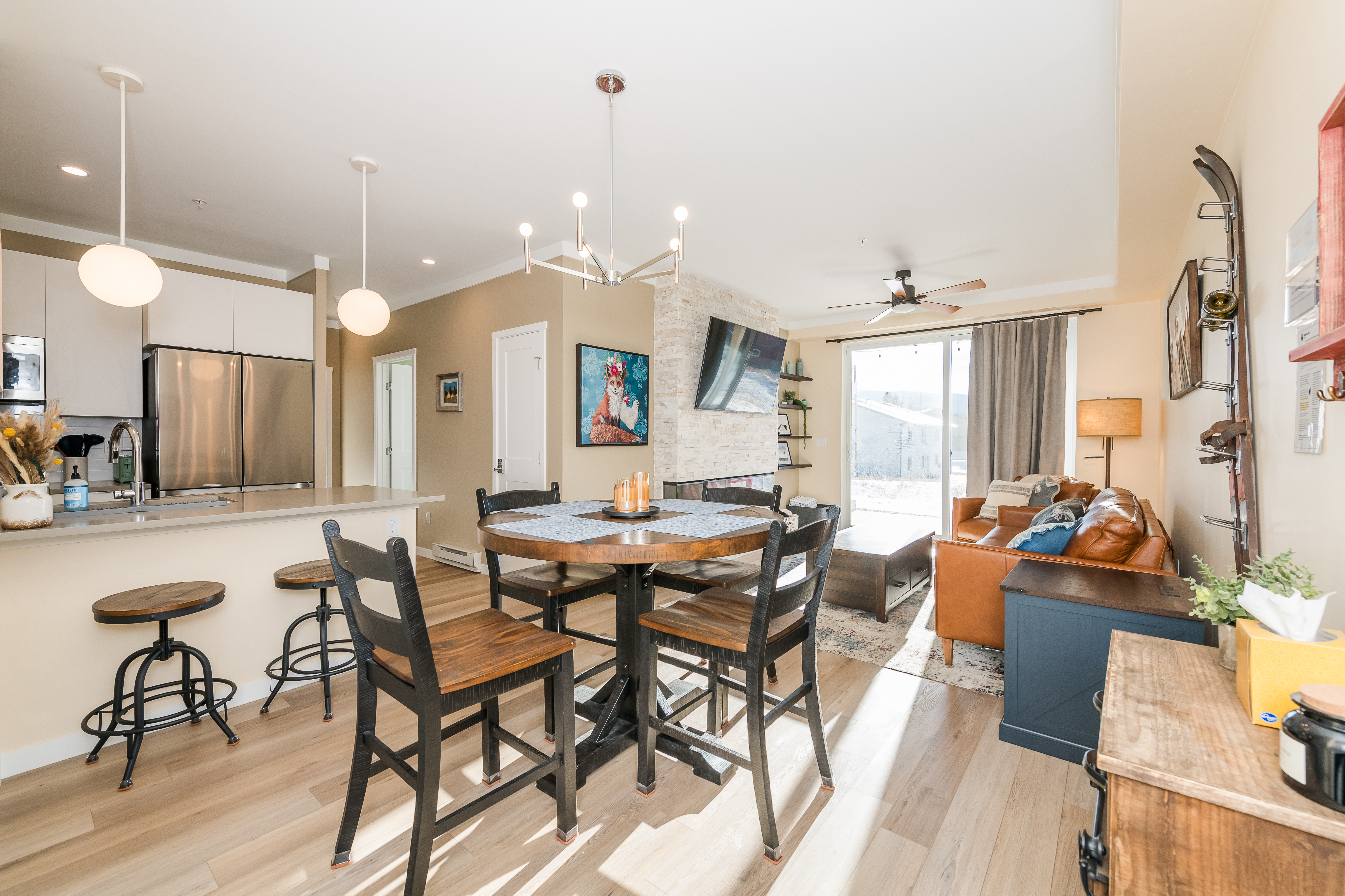 The Fox Den: Cozy & Fun with Amazing Views