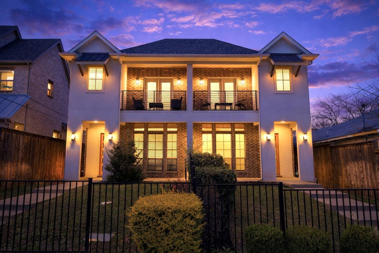 Entire house, Dual Town home, Sleeps 20+
