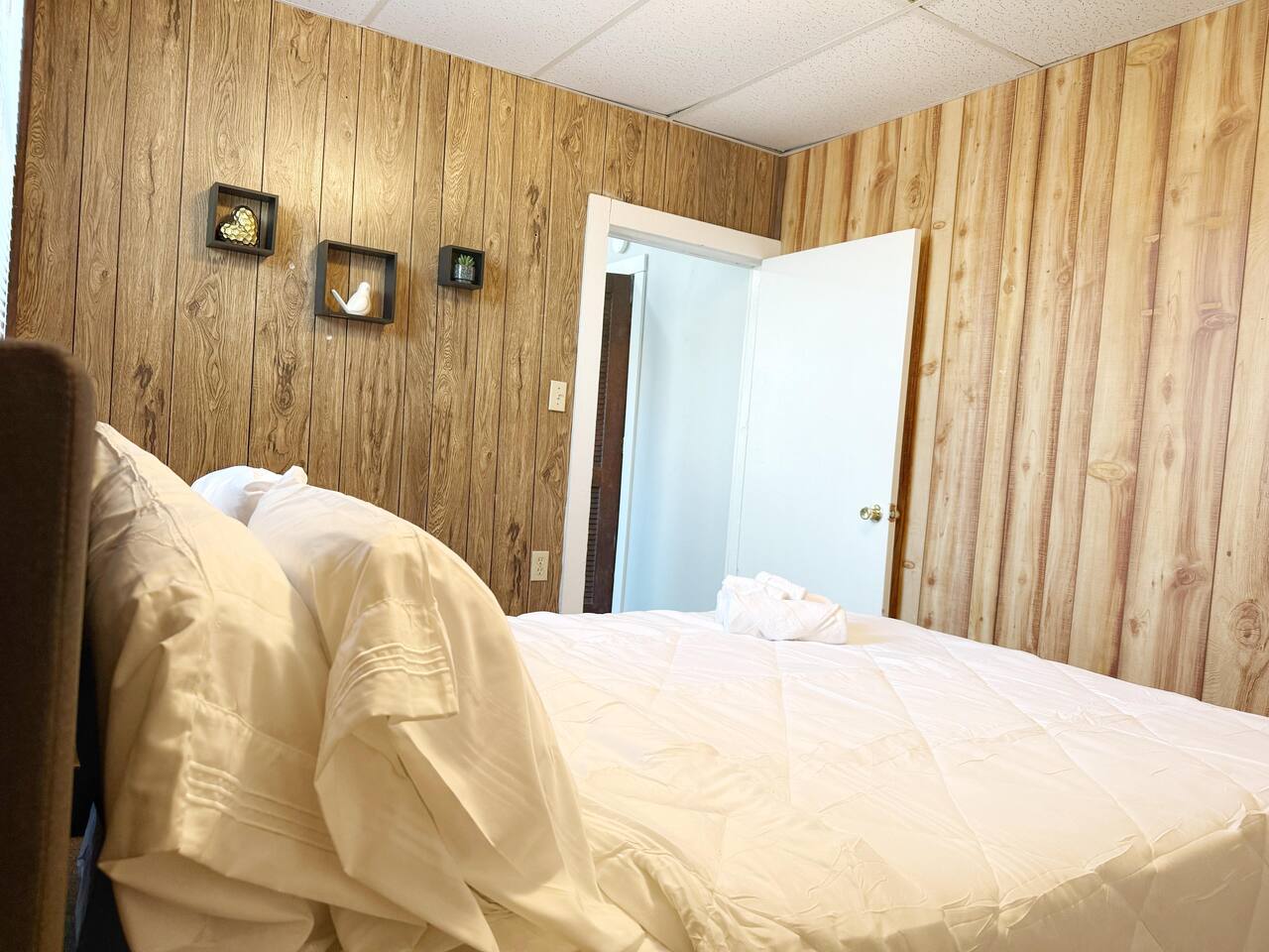 Princeton Suite 7 | QUEEN 1BD/1BA Apt