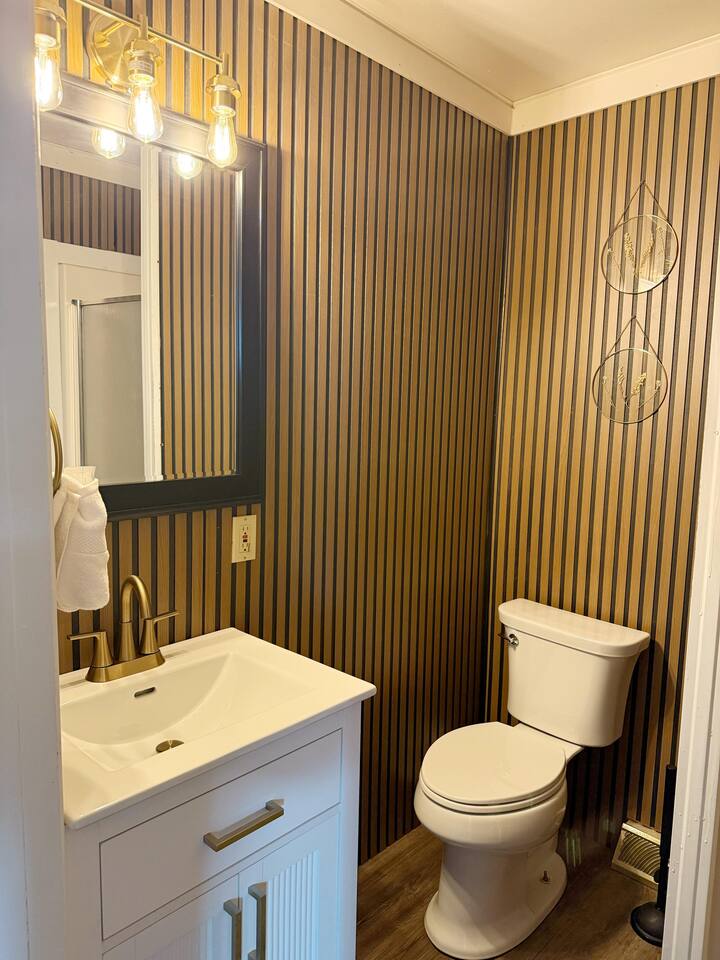 Princeton Suite 7 | QUEEN 1BD/1BA Apt