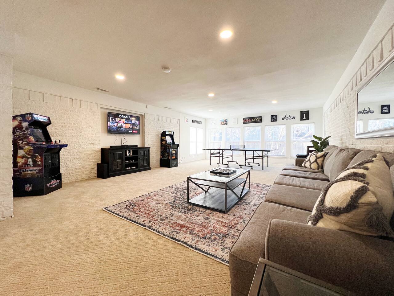 Big & Beautiful 5BR | Ping Pong • Hot Tub • Games