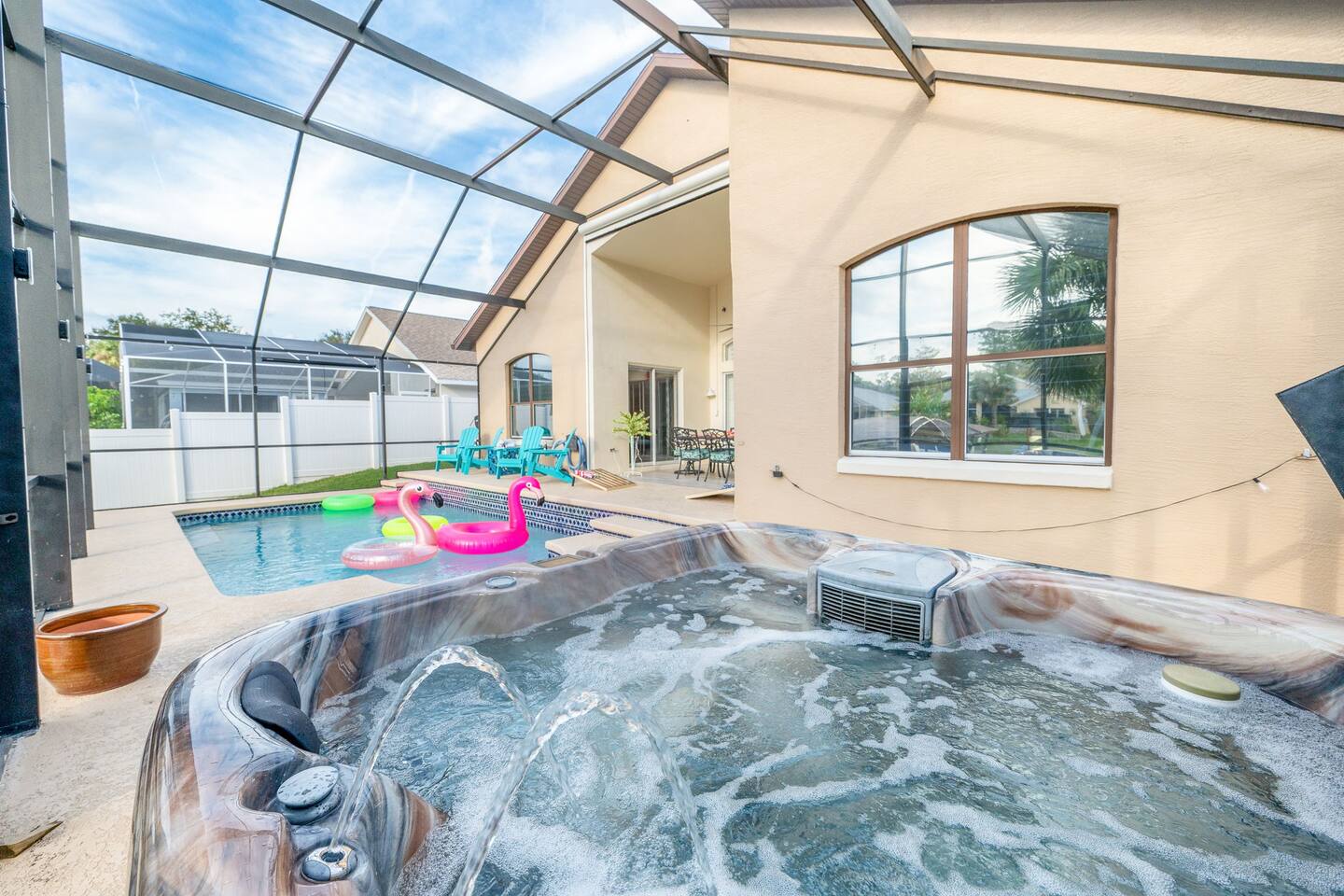 Canalfront w Heated Pool, Hot Tub, Kayaks, Games
