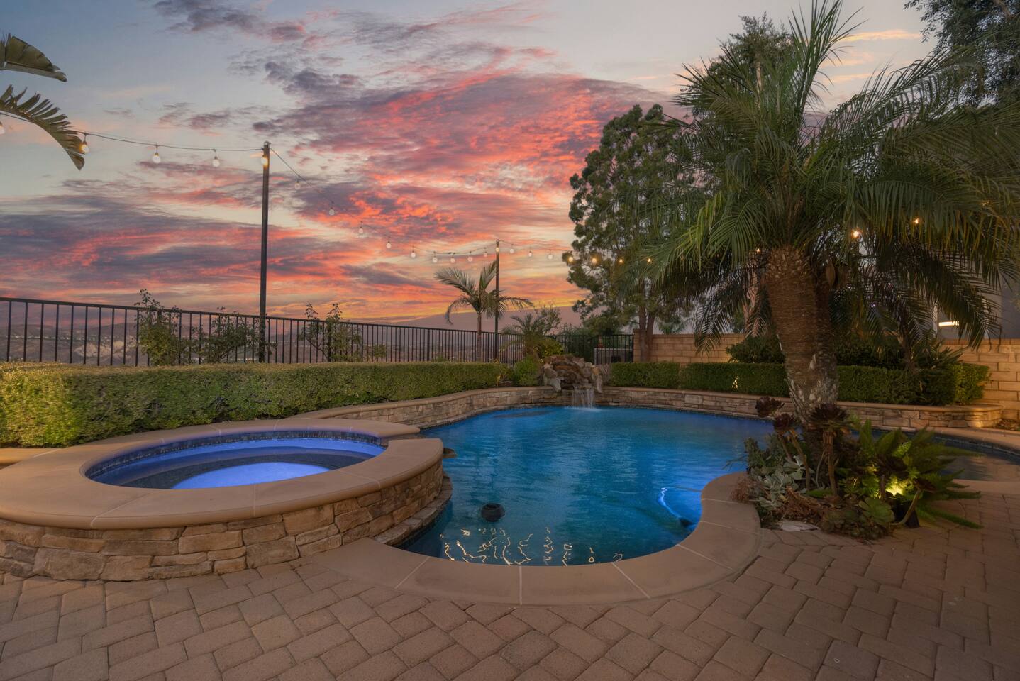 188- Hillside Retreat with Pool/Spa & Scenic Views
