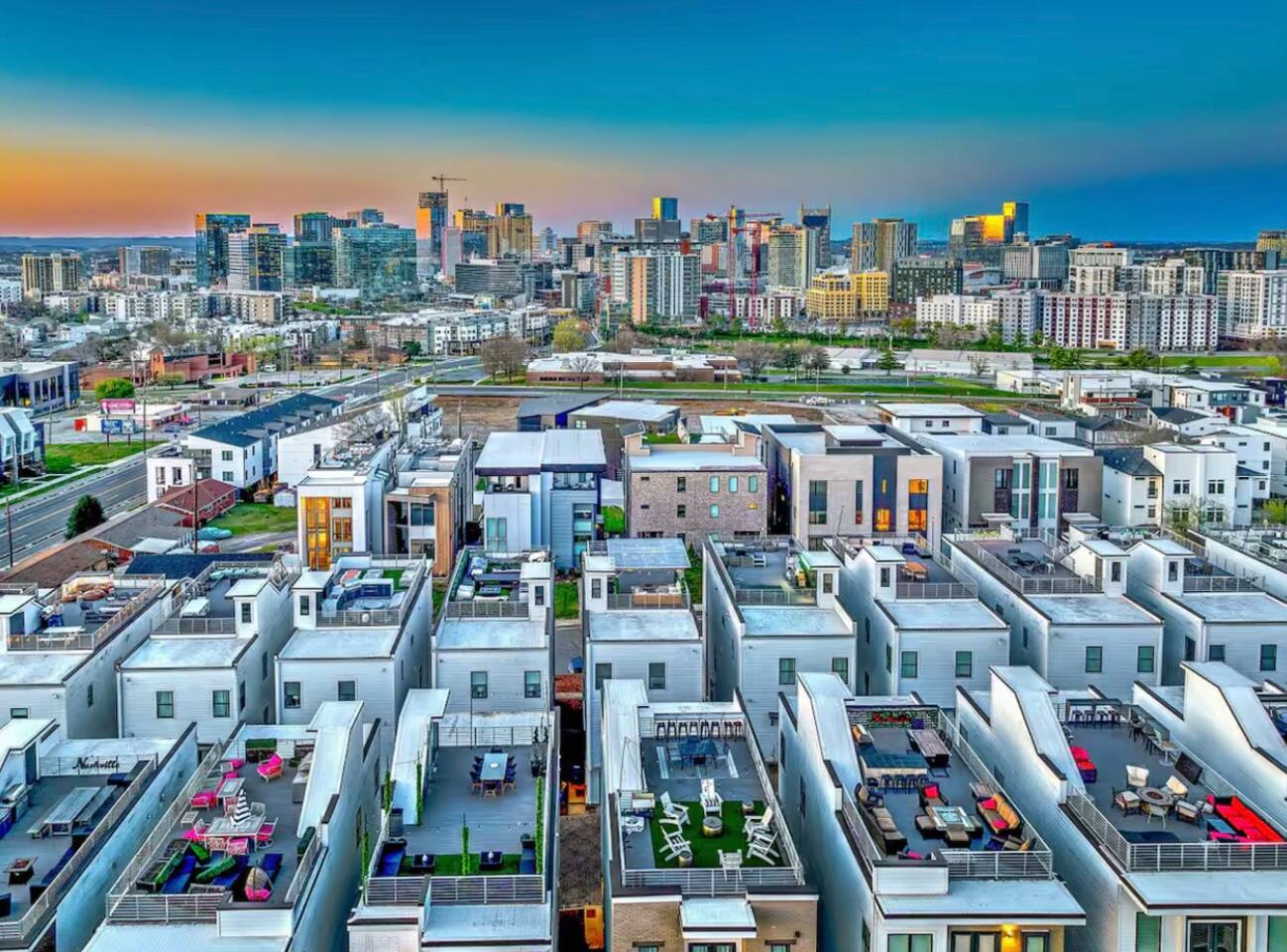 Minutes to Broadway | Best Views in Town