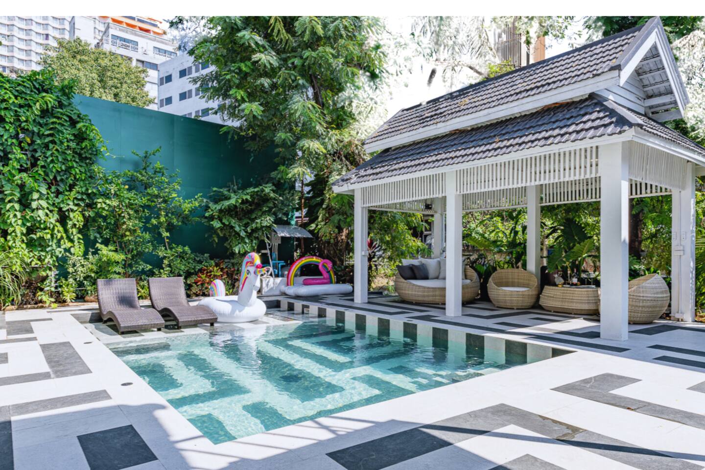 Relaxing Private Pool Villa| Night Bazaar