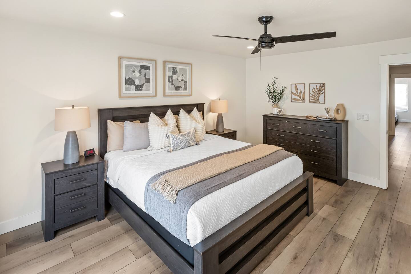 Modern Home * All NEW * Pool HotTub+FirePit+xBox