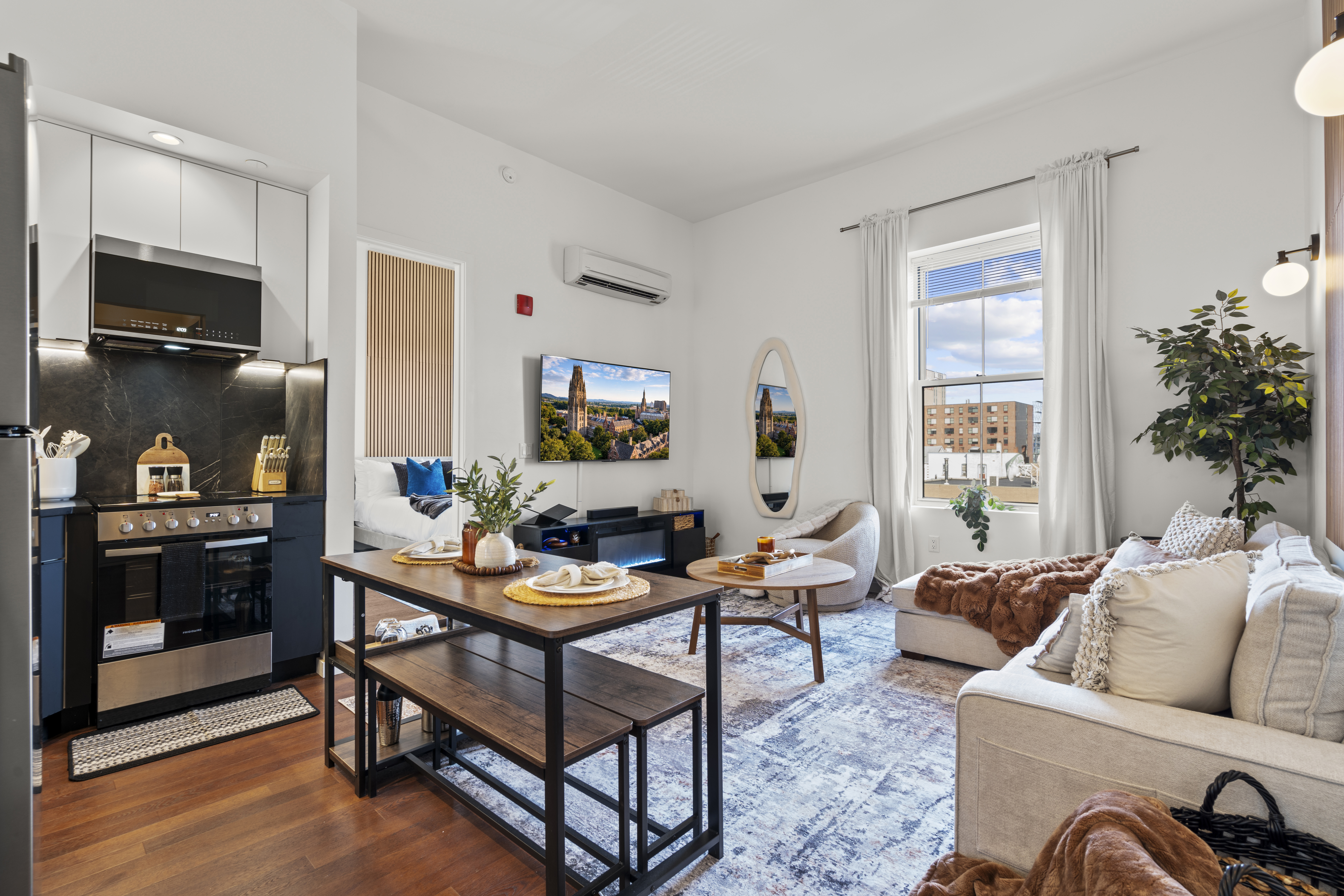 Elm Haven near Yale & Wooster Sq | Gym Parking