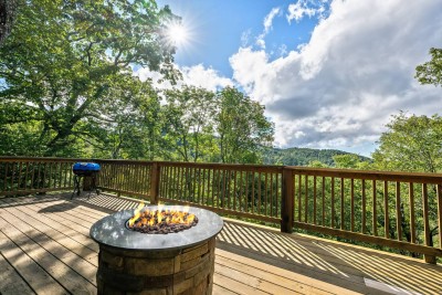 Spacious 5BR Sugar Mt Cabin w/ Hot Tub & Views! photo 6