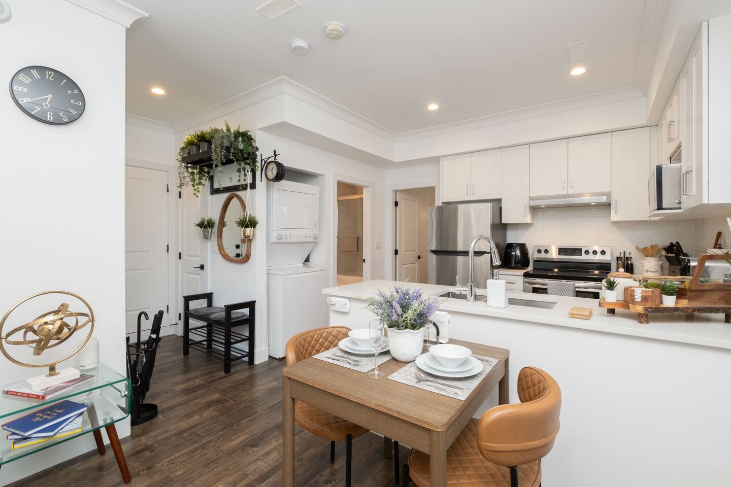Quiet South Surrey 1BR Near White Rock Beach