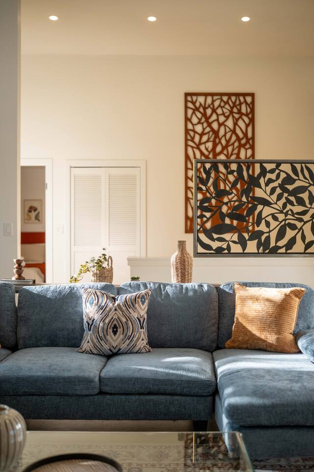 Urban Comfort: Newly Renovated 3BR/2BA Vancouver