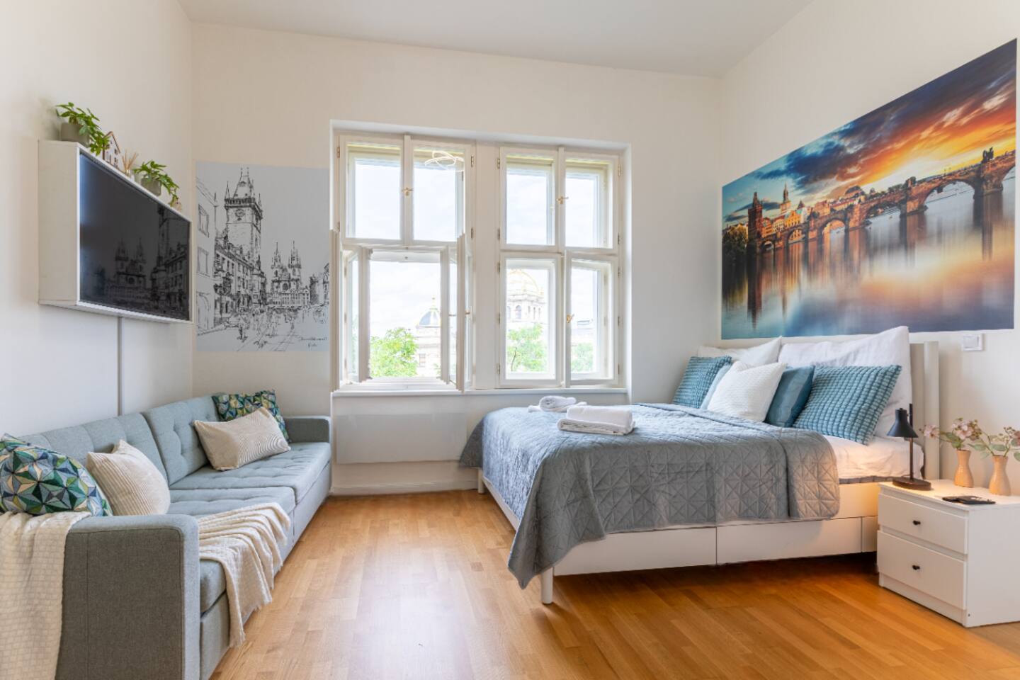 Entire unit next to Wenceslas Square