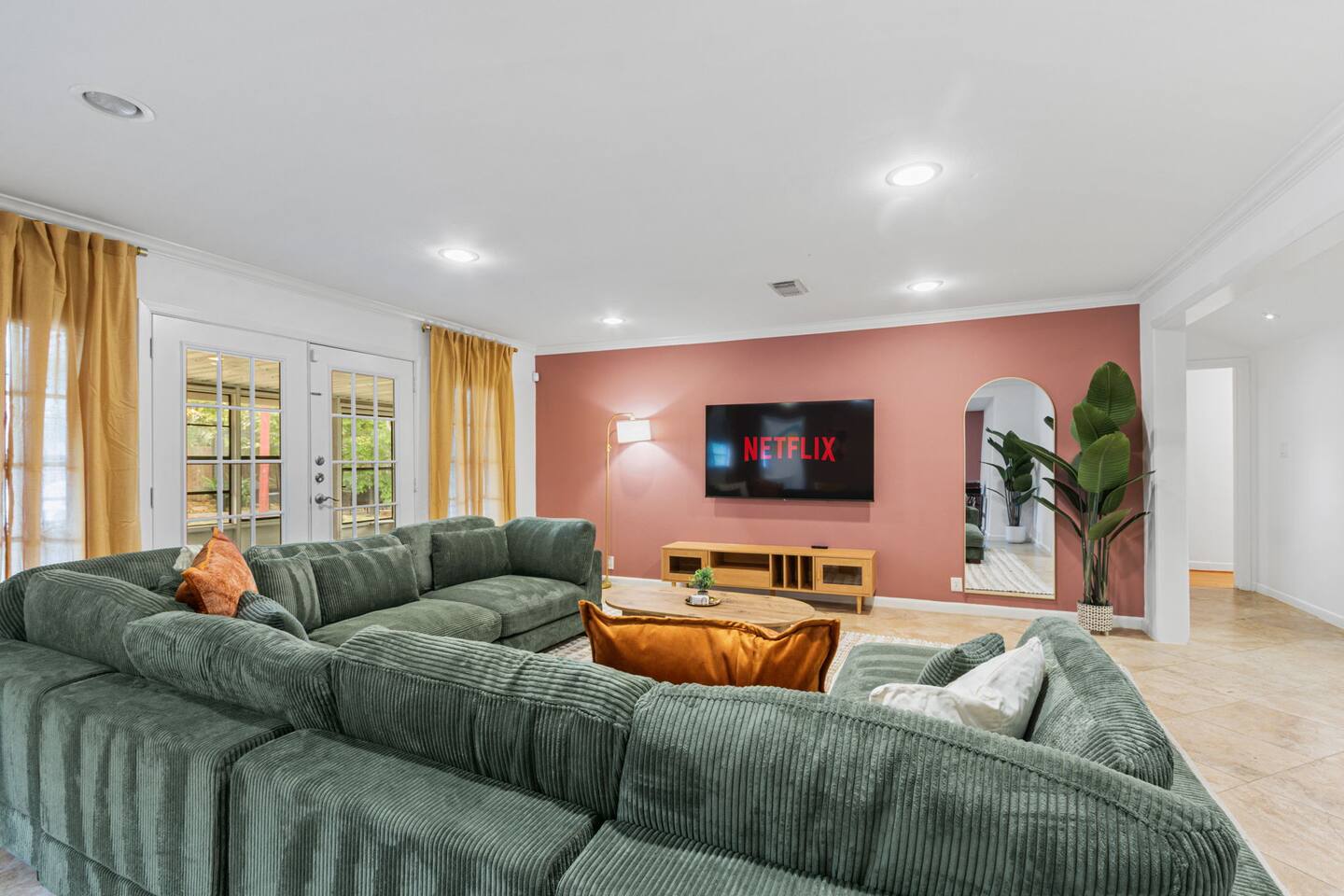 2min to NRG / Med Cntr, Games Backyard | Sleeps 10 - Holiday Home