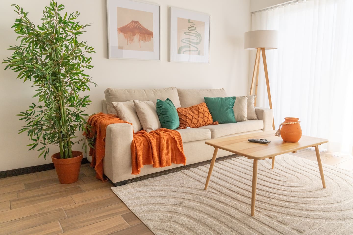 Urban retreat near airport and museums