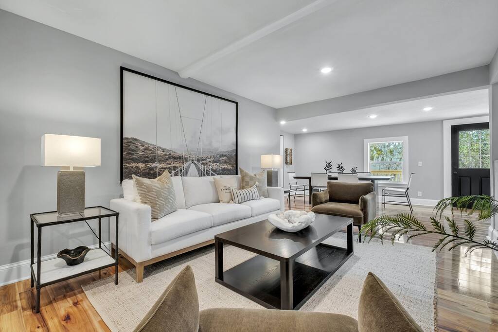 Charming Hideaway Near Downtown & Park Ave