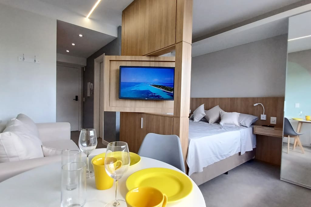 Piscina, Rooftop, Netflix, PUC 4min, Vagas, Ar,Pet