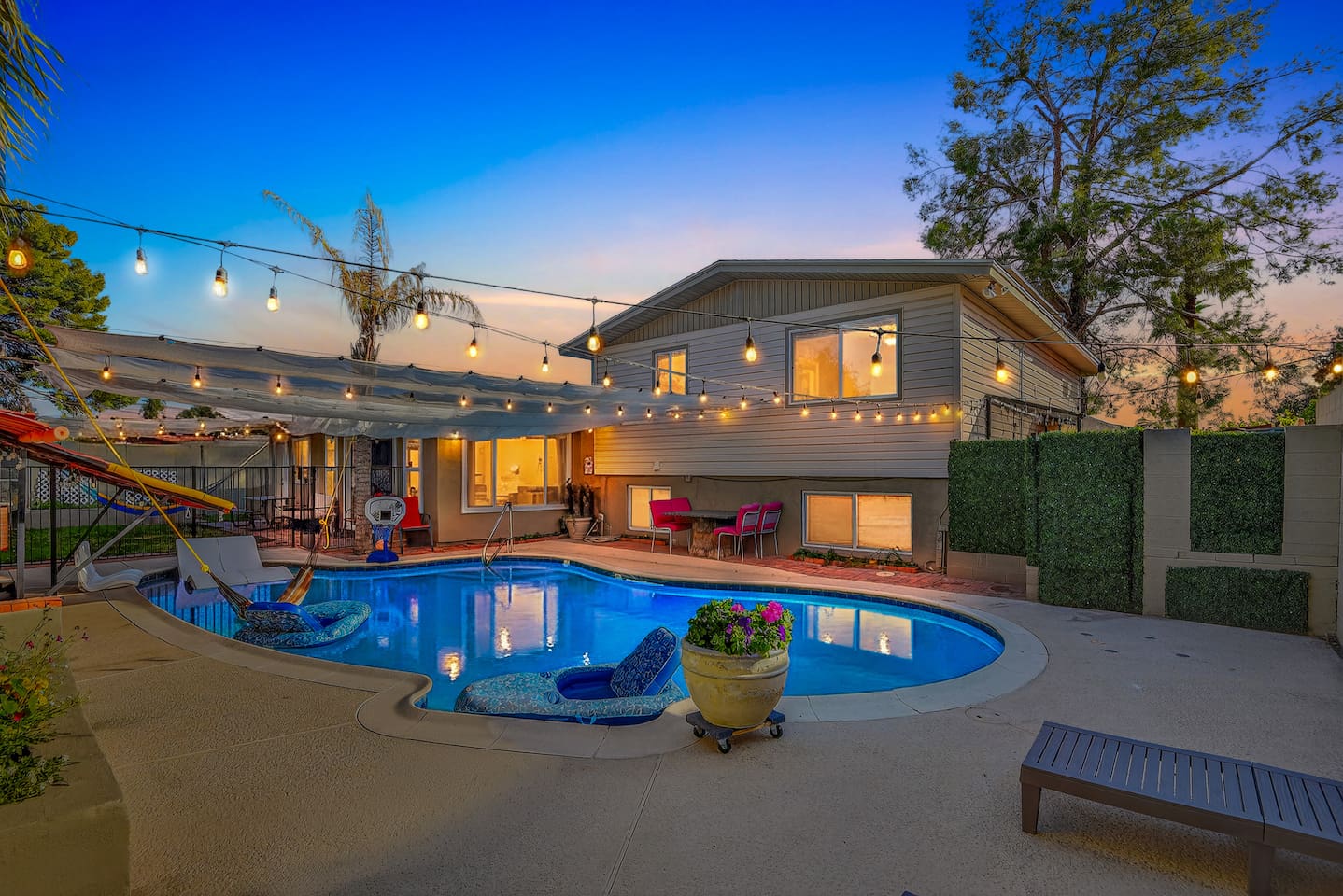 Spacious 5BR w/ Pool | Sleeps 16 in Mesa