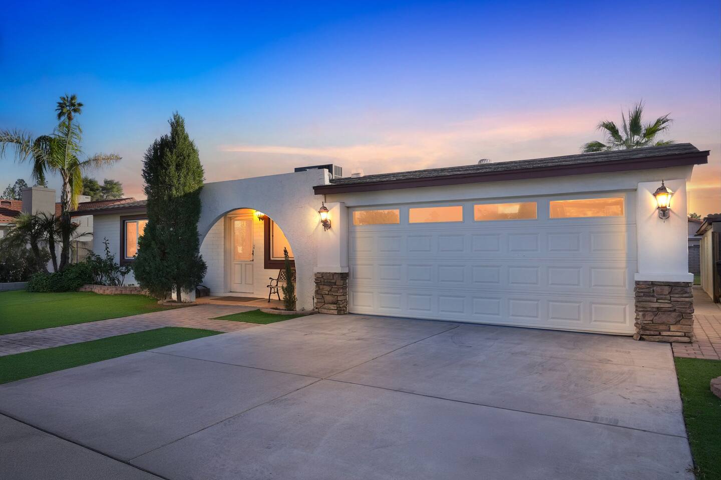 Modern Mesa Home w/ Yard, BBQ & Patio