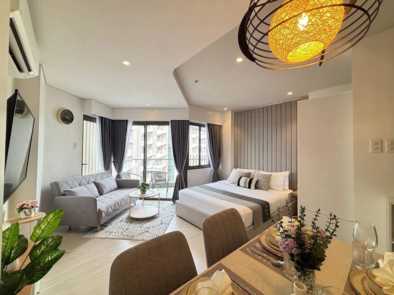 Tambuli Studio | 18th Floor | Ocean View Balcony
