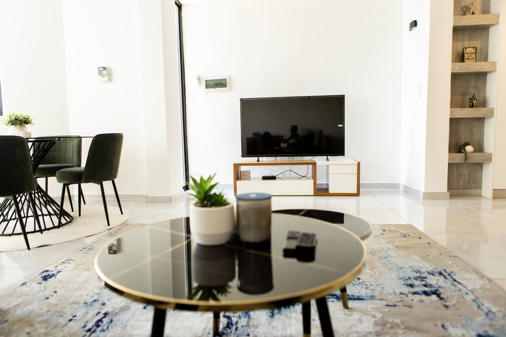 NDA ModernStays | Walk to Shopping Mall & Hospital