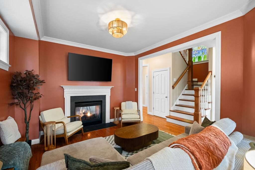 Bohemian 4BR CWE Villa•Game Room•Garage•Patio•Yard